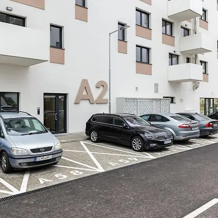 Flat 3 Sunny Haven Moderny 2i, Parking, Wifi *