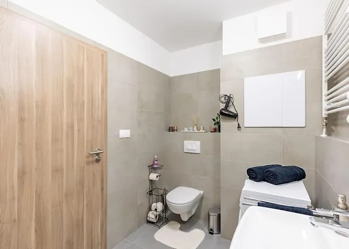 Flat 3 Sunny Haven Moderny 2i, Parking, Wifi Apartament